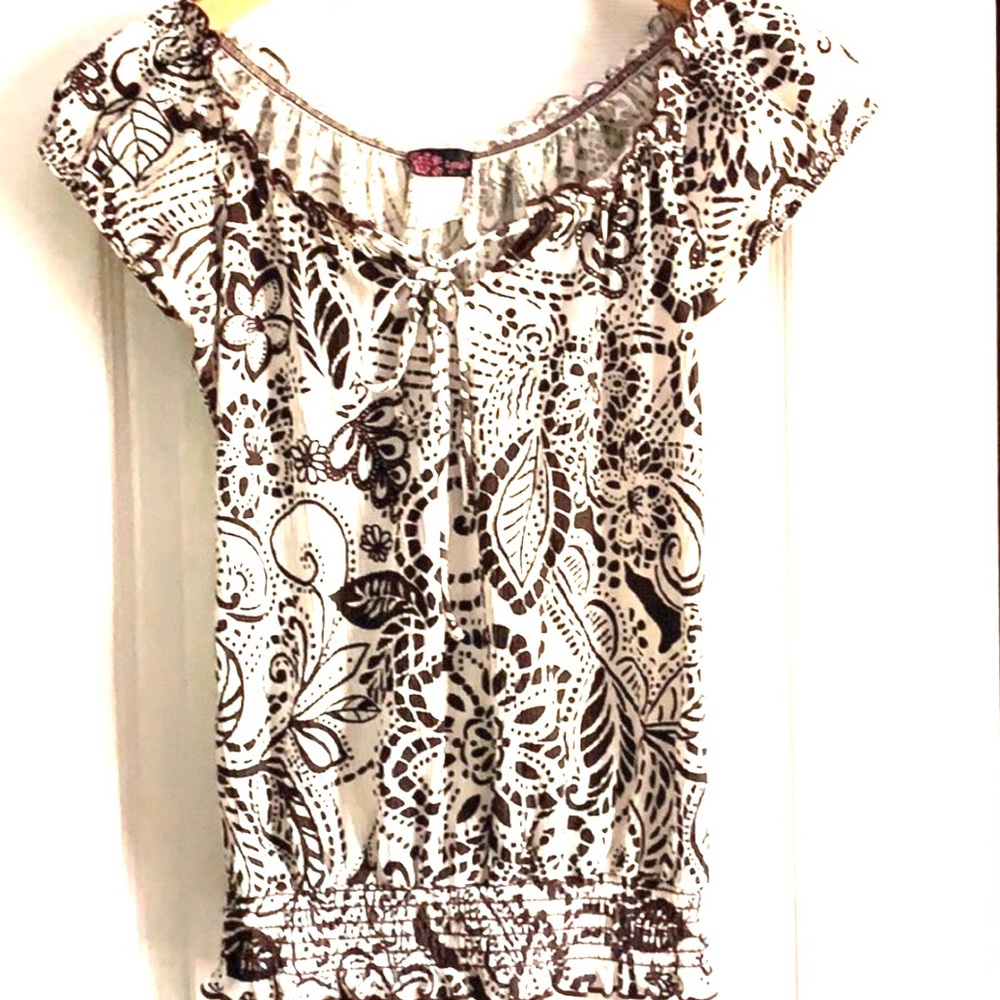 🌺 Brown and White Floral Short Sleeve Top  S